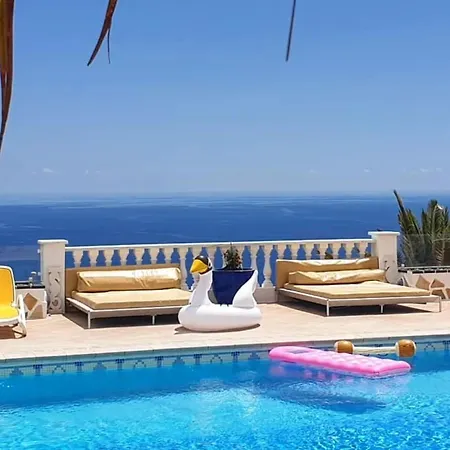 Вилла Private Luxury With Jacuzzi, Beach Bar, Pool Адехе