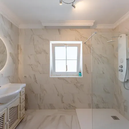 Private Luxury With Jacuzzi, Beach Bar, Pool Вилла Адехе