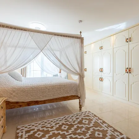 Private Luxury With Jacuzzi, Beach Bar, Pool * Адехе
