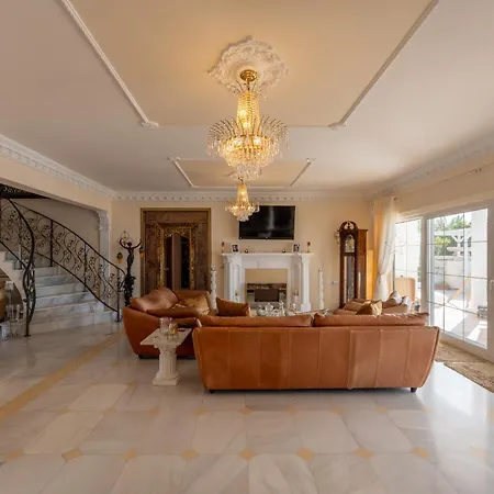 Private Luxury With Jacuzzi, Beach Bar, Pool Вилла